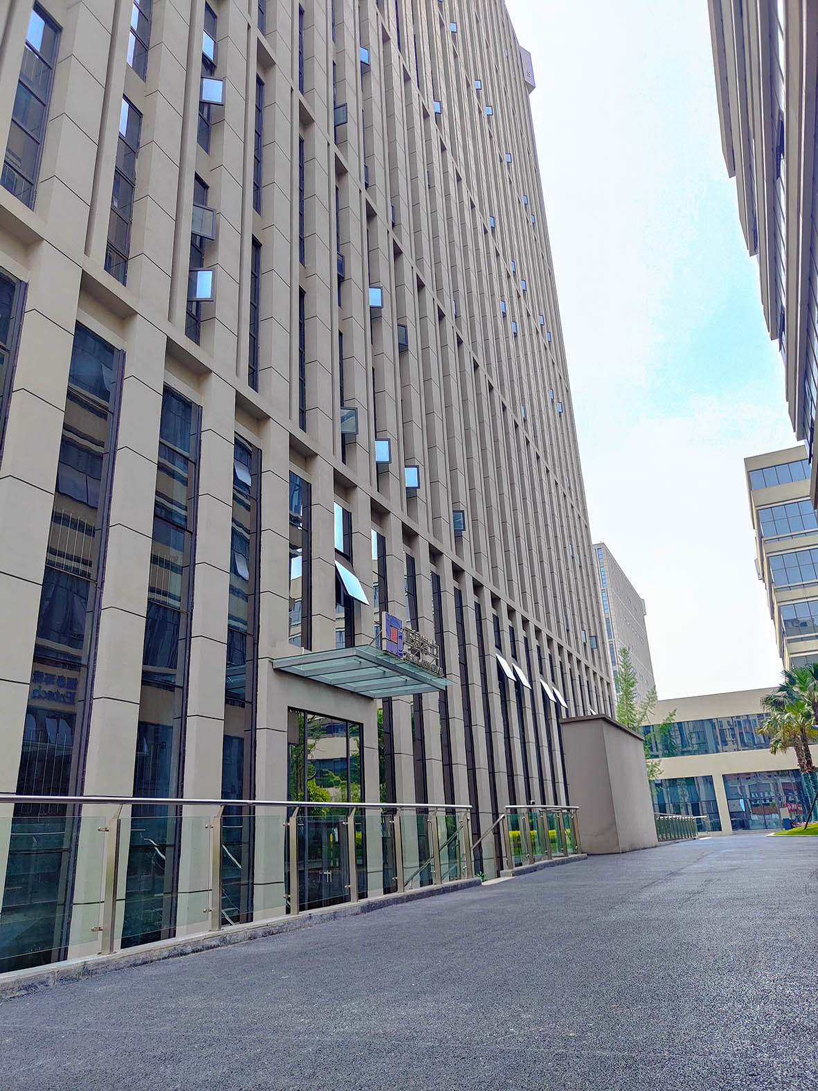 新家新氣象，一(yī)起向未來！恭賀正基喬遷新址